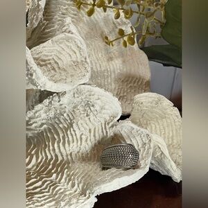 Vintage Dafri Bow Brooch Silver Tone Mid-century Fashion